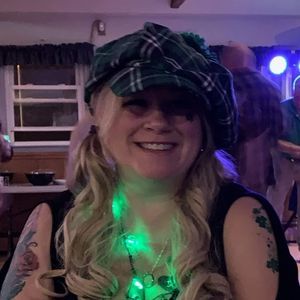 Meet your Posher, Cassandra